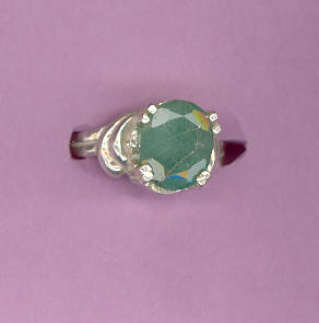 Silver Riing w/ 3.5ct  11x9mm Oval  EMERALD